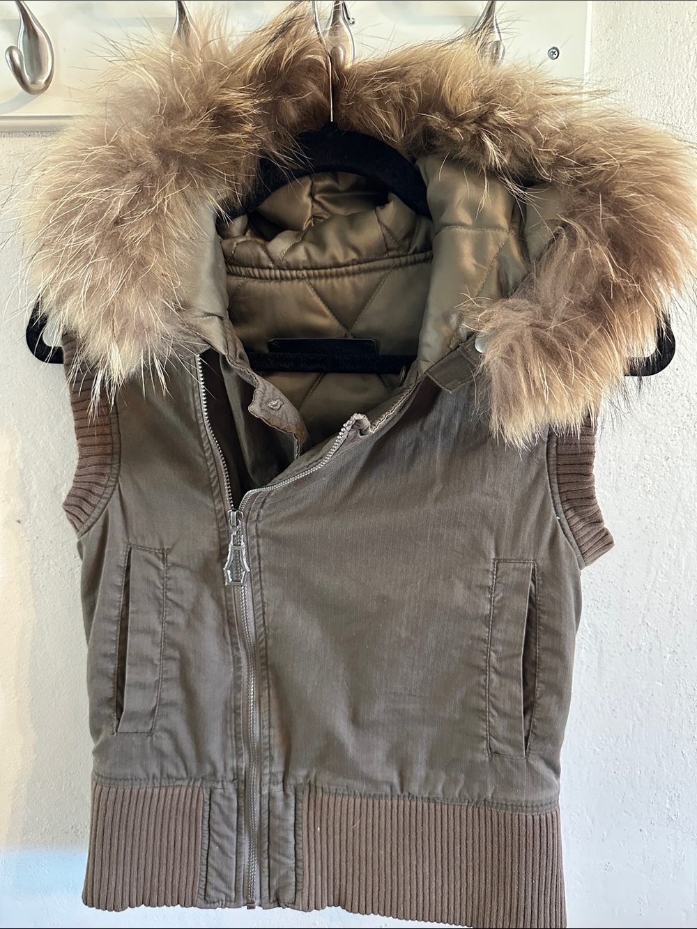 Monarchy vest with fur on hoodie size S. Off center zipper Y2K